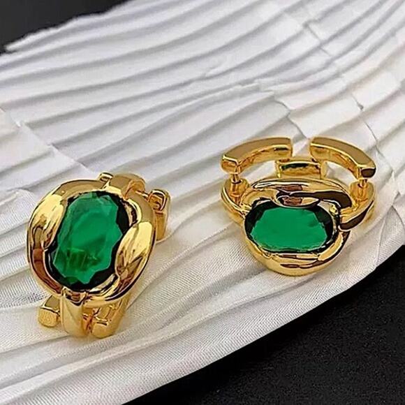Gold 18k plated emerald green adjustable resizable ring - Picture 2 of 16